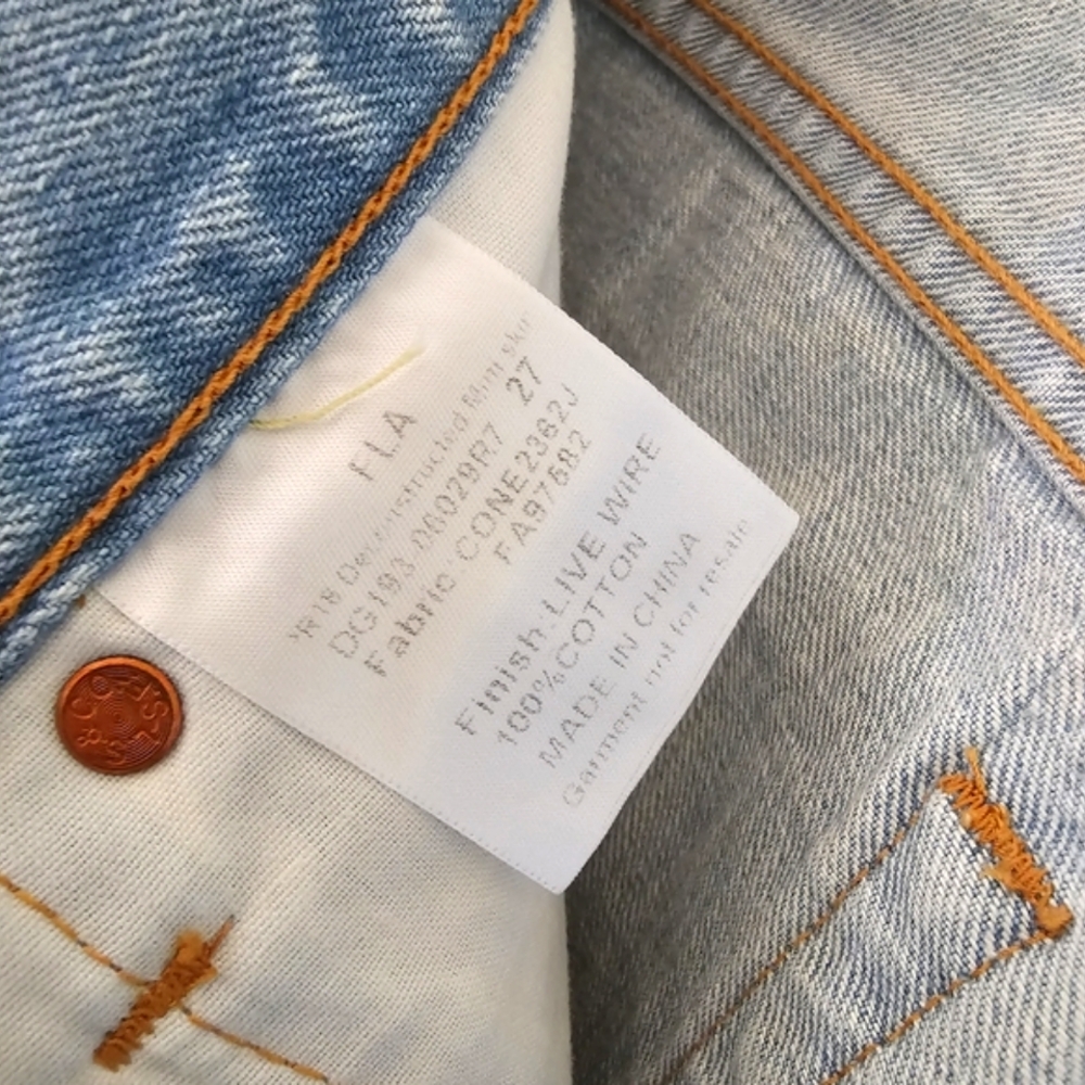 Levis Deconstructed light blue wash denim miniskirt with red stitching - Picture 9 of 9
